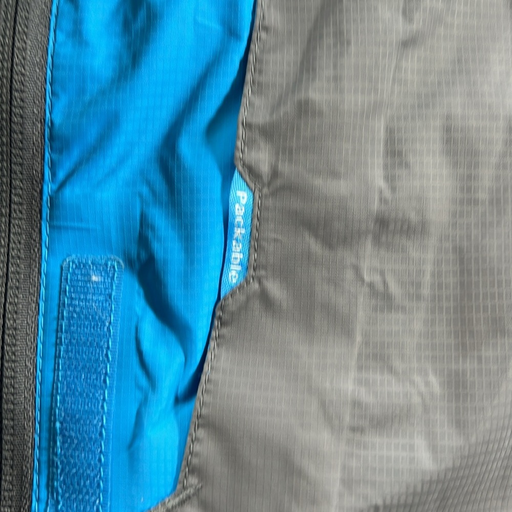 Helly Hansen Blue And Gray Jacket Windbreaker Sma… - image 2